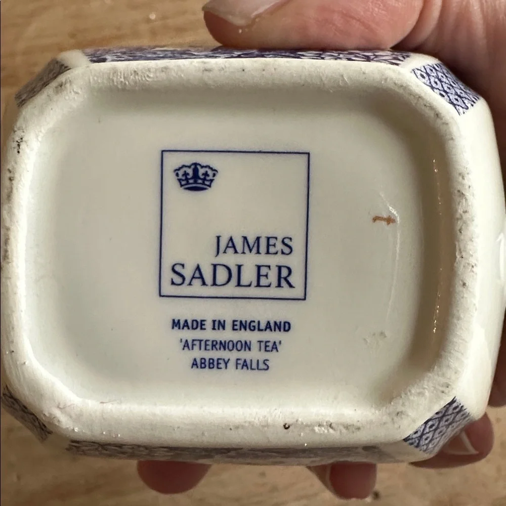 Sadler “Afternoon Tea” Abbey Falls Mini Teapot – Made in England blue white
